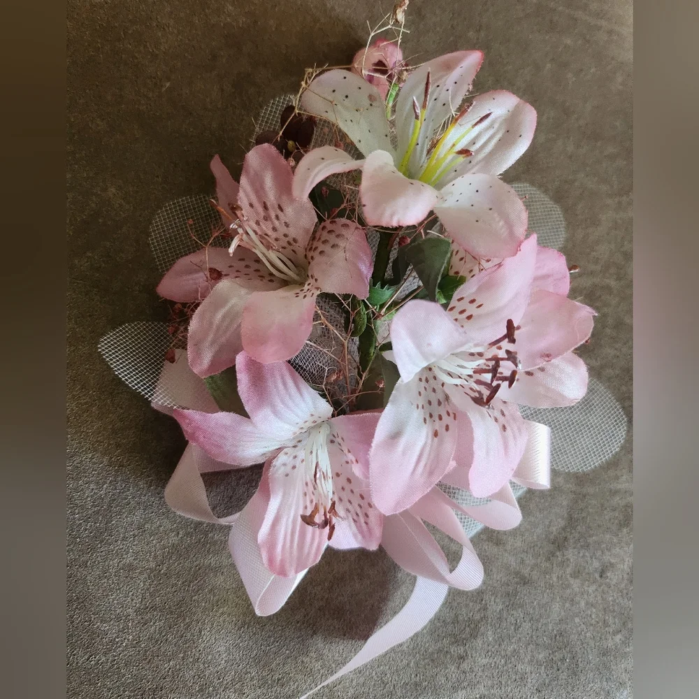 Wedding Lilly Pin